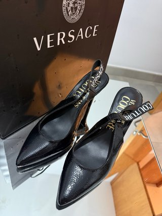 Tacones Versace Negros Slingback Charol