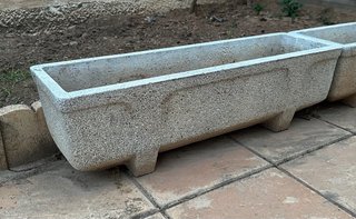 Maceta de piedra blanca