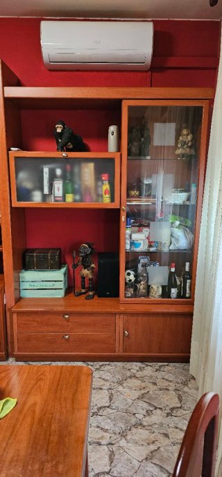 Mueble de salón madera y cristal