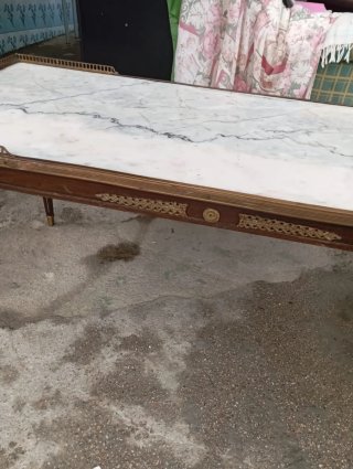 Tavolo da centro in marmo e legno