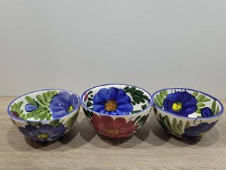 ENSALADERA Y 3 CUENCOS / PINTADOS A MANO