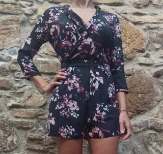Mono floral Bershka talla S