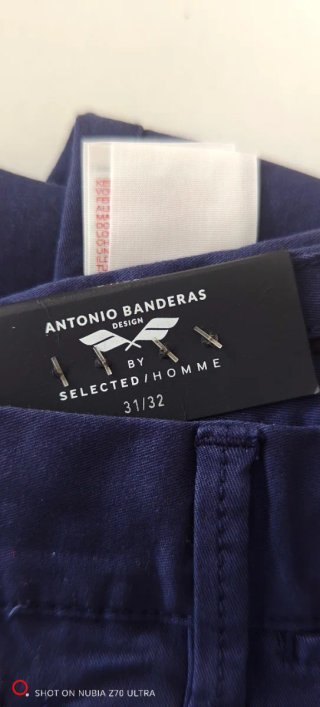 Pantalón Antonio Banderas azul marino nuevo.
