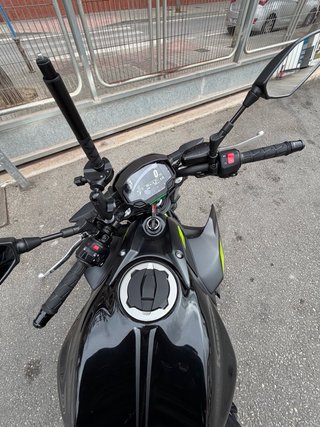 Kawasaki Z650 Negra y Verde