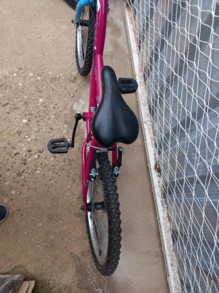 Bicicleta niña rosa y azul