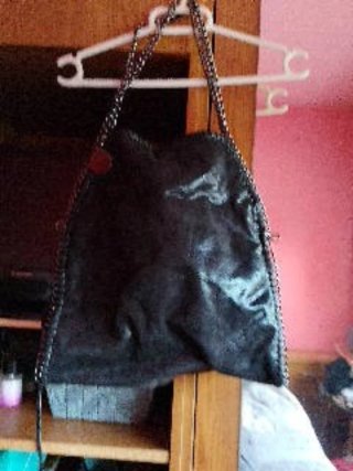Bolso de mano con cadena