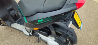 Piaggio NRG Power Scooter Negra y Verde