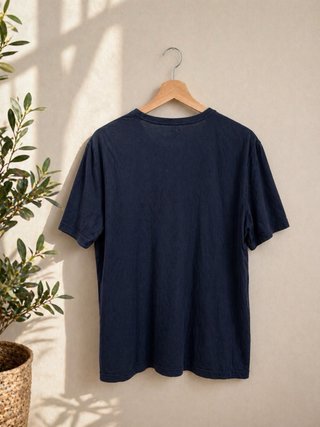 Camiseta GAP azul con logo frontal