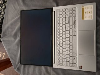 Portátil OLED Asus Vivobook M1503QA