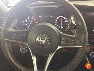 Alfa Romeo Giulia VELOCE Q4 1995 cm³  206 kW / 280 CV