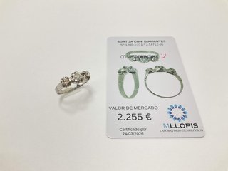 anillo platino con piedra