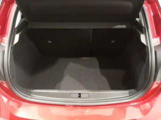 Opel Corsa Rojo años junio del 2023, como nuevo.