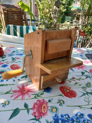 Grattugia Formaggio Vintage Legno