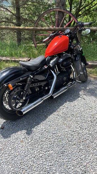 Harley Davidson Sportster Forty Eight Roja