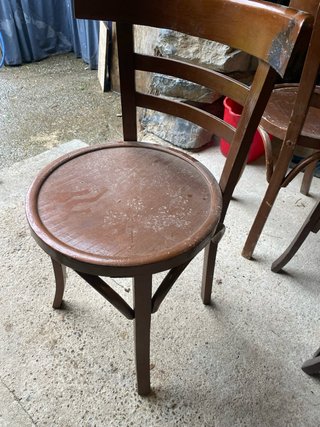 7 Sillas de madera antiguas para restaurar