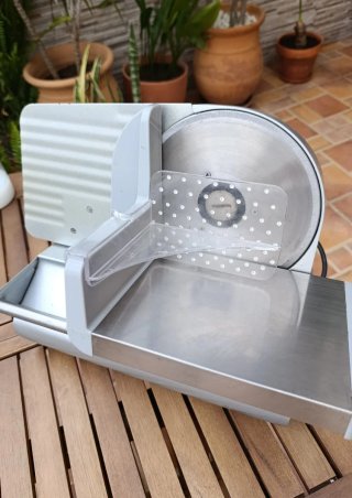 Cortadora de fiambre eléctrica