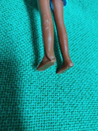 Muñeca figura tipo brazt Barbie