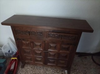 Mueble recibidor de madera tallada