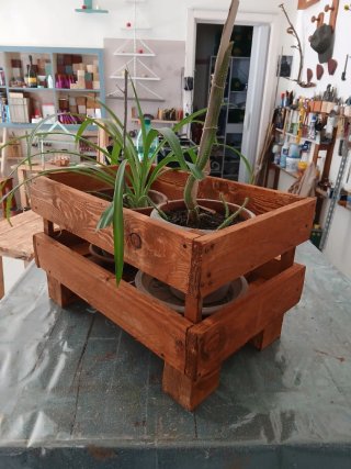 Fioriera in legno grezzo