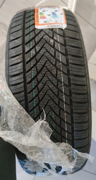 Pneumatico Tracmax 215/55ZR17 98W XL