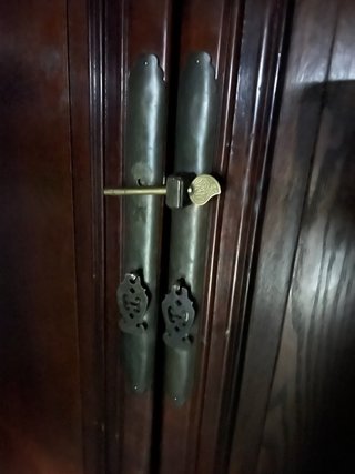 Armario oriental madera maciza para restaurar