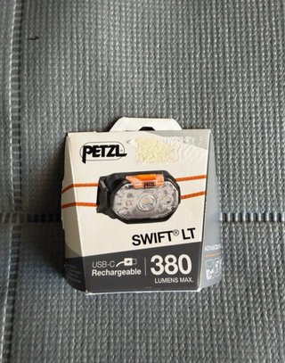 Linterna frontal petzl swift lt 380 lumens