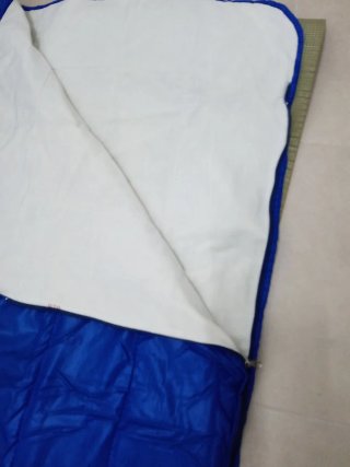 Lote acampada: saco dormir, cantimplora, esterilla