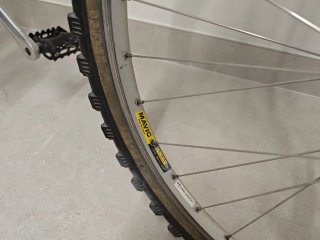 Bicicleta de montaña plateada SUNN 26"