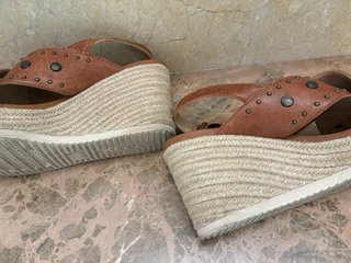 Sandalia cuña Geox mujer marrón talla 38