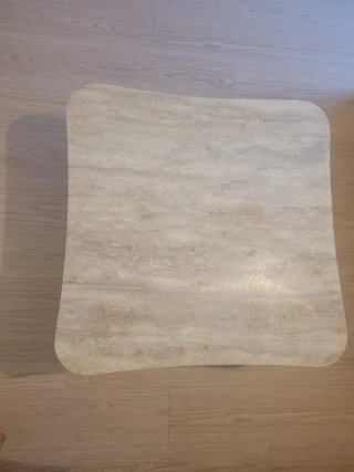 Mesa centro piedra estilo griego beige.