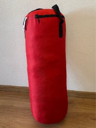 Saco de boxeo Outshock rojo sin usar