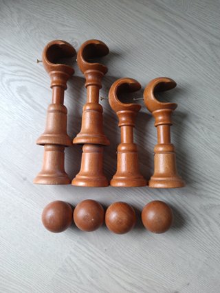 Soportes y remates para cortinas de madera