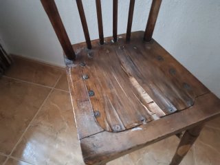 Sillas rústicas de madera