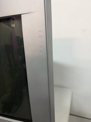 Televisor Loewe 32' Gris
