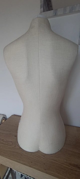 Busto de costura beige