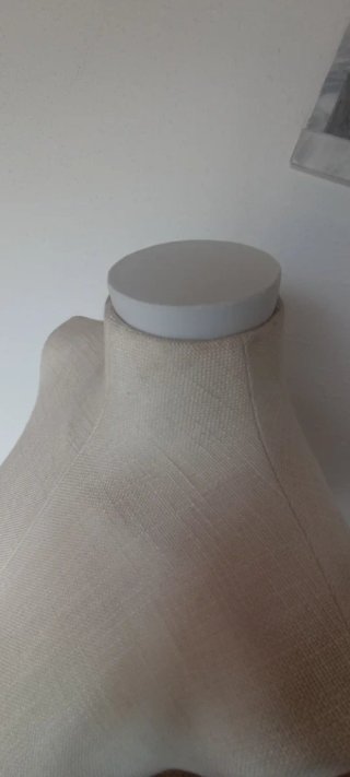 Busto de costura beige