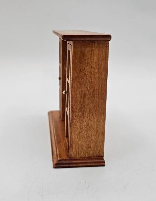 Credenza in legno per casa delle bambole vintage