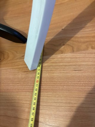Perchero de pie. altura 178 cm. En buen estado.