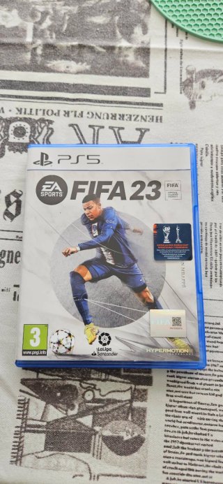 Pacchetto 3 Giochi PS4/PS5: FIFA 22, FIFA 23 e FC 24