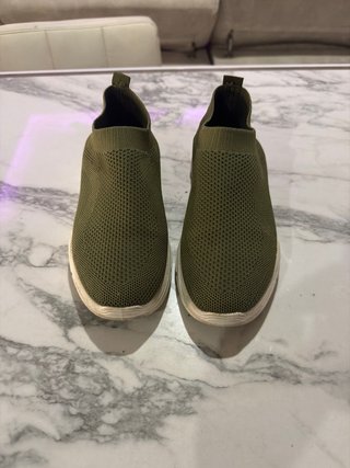 Zapatillas deportivas verdes sin cordones