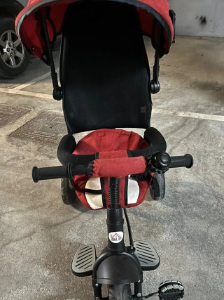 Triciclo para bebé rojo
