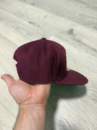 Gorra Snapback Kygo Burdeos