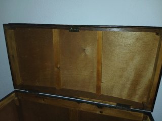 Baúl de madera con detalles