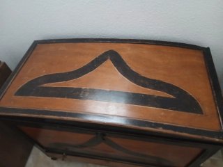 Baúl de madera con detalles
