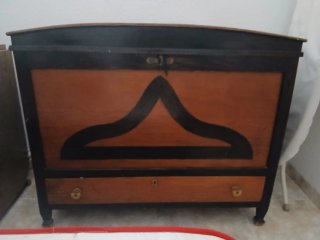 Baúl de madera con detalles
