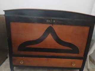 Baúl de madera con detalles