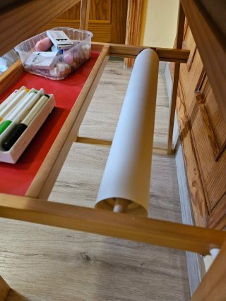 Pizarra infantil de madera con accesorios