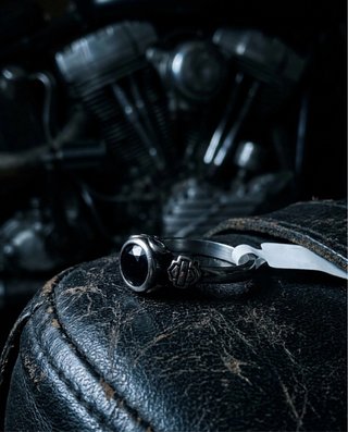 Anillo Motero con Gema Negra - Acero Quirúrgico