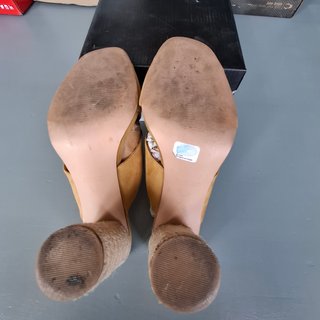 Sandalias Sfera Mostaza