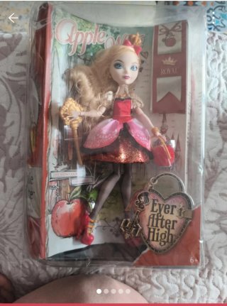 Muñeca Ever After High Apple White